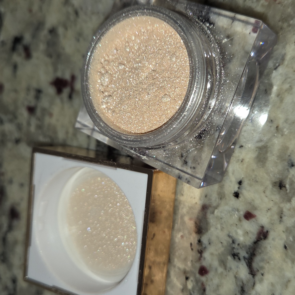Gently Used Jaclyn Cosmetics Megawatt Loose Highlighter 4g shade EXTRA